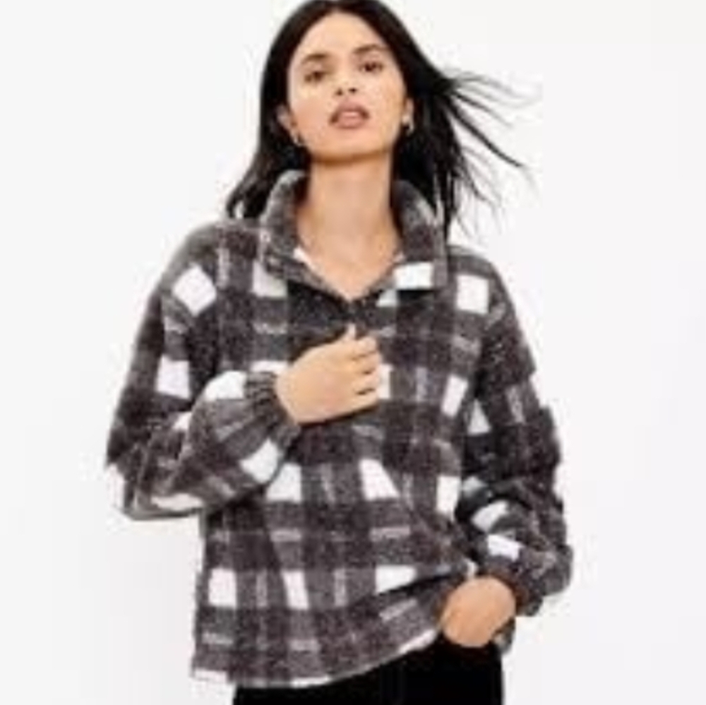 LOFT Sherpa Fleece Pullover Gray and White Plaid